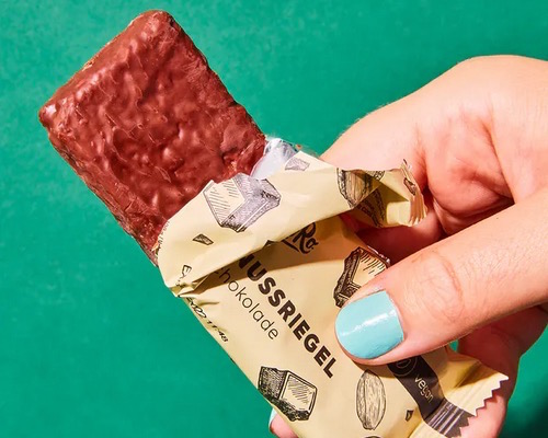 チョコレート50gのKoRoオーガニックピーナッツバー