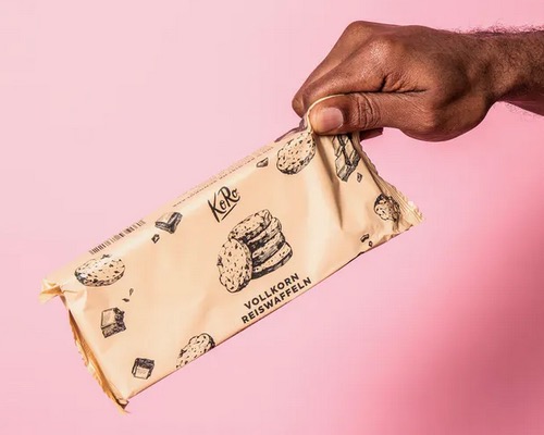 KoRo全粒米ワッフルとダークチョコレート90g