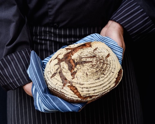 Hobbybaecker 農場パン1kg