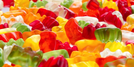 Haribo Gold-Bears 200g - Famous fruit gummy bear mix - Natural German